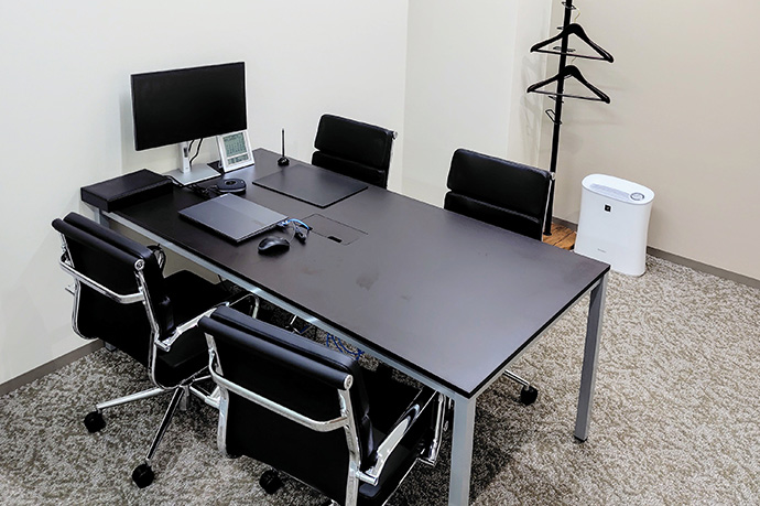 川崎支店 小会議室